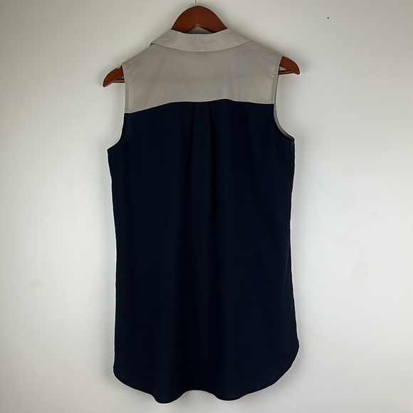 Ann Taylor Woman’s Top Medium Sleeveless Button Down Collar Color block - Picture 3 of 4
